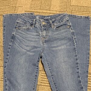 Universal Thread Women's Light Blue Skinny Jeans